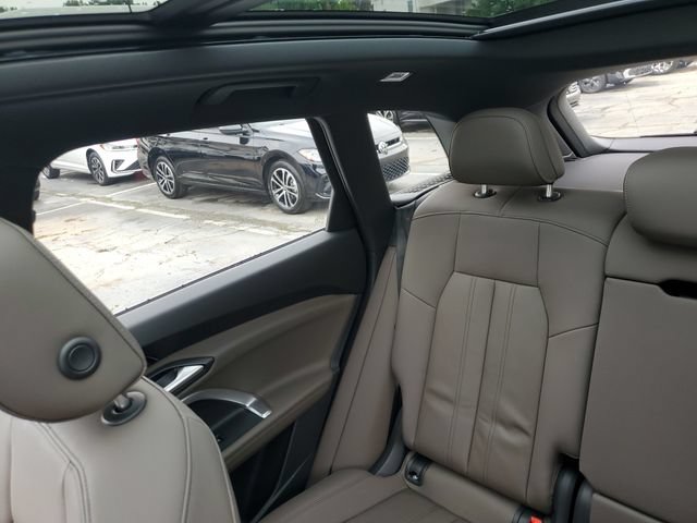 Used 2025 Audi Q5 Premium Plus w/ Premium Plus AWD/4WD image 10