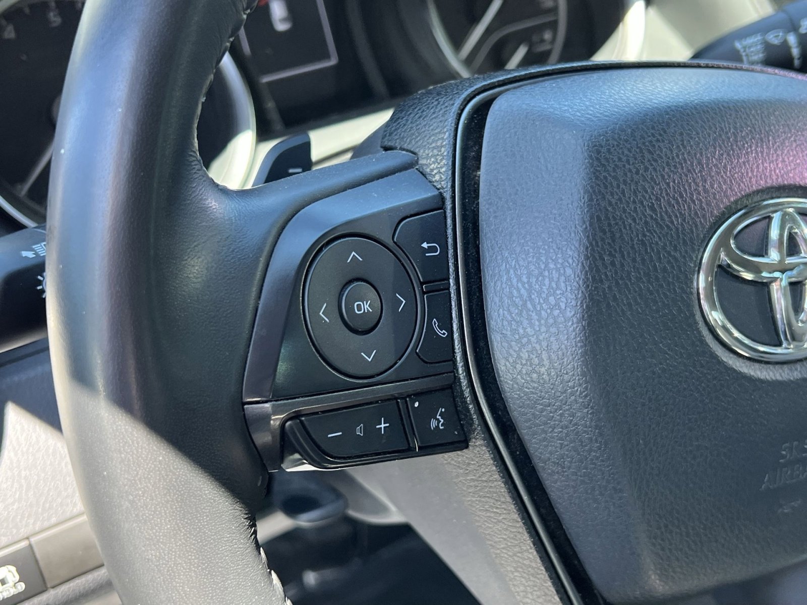 Used 2023 Toyota Camry SE FWD image 30