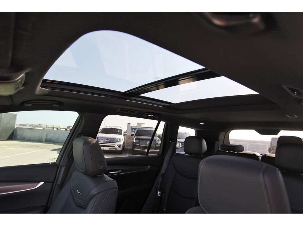 New 2025 Cadillac XT6 Luxury AWD/4WD image 24