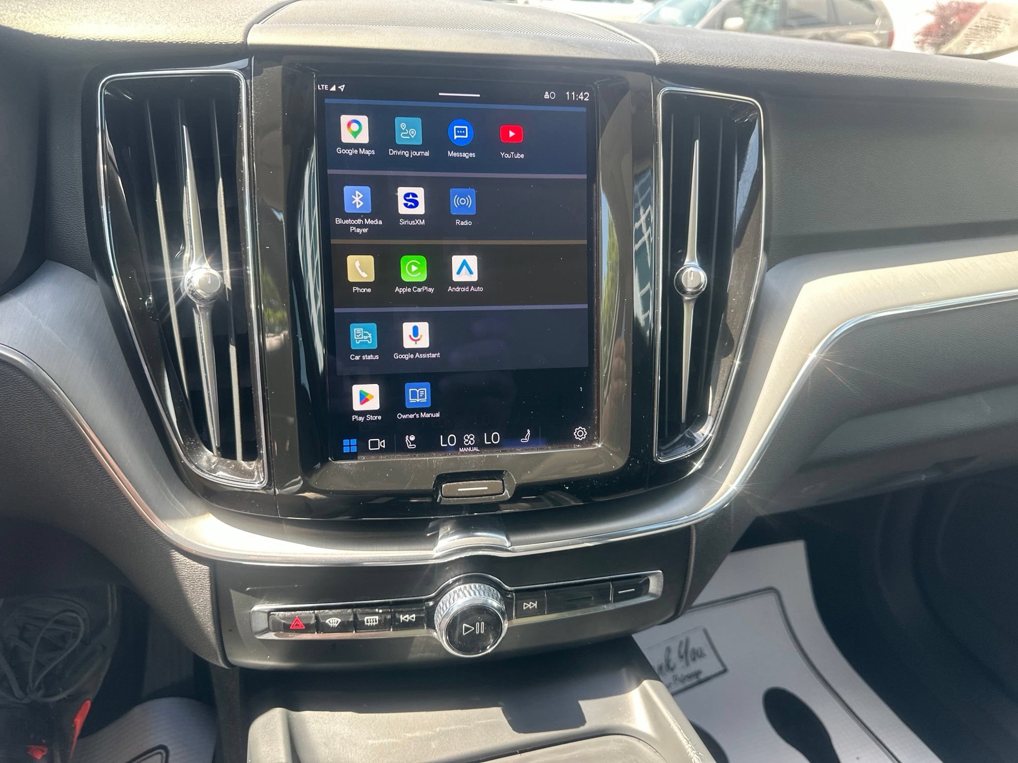 Used 2023 Volvo XC60 B5 Core w/ Climate Package AWD/4WD image 24