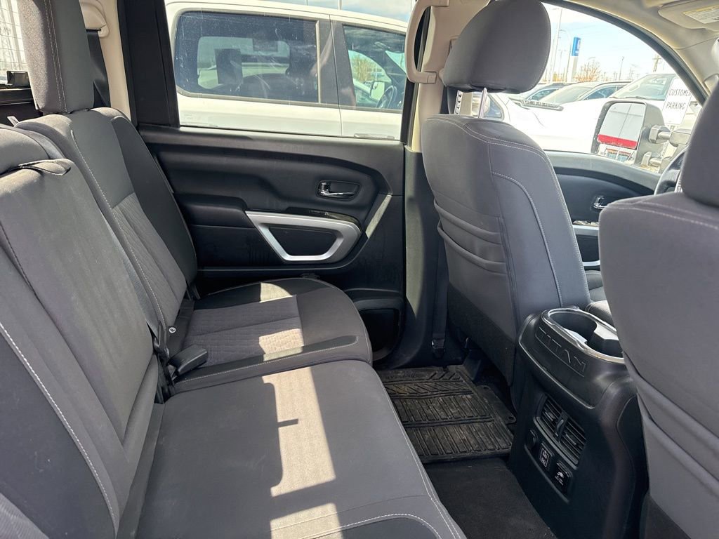 Used 2020 Nissan Titan SV w/ SV Convenience Package AWD/4WD image 8