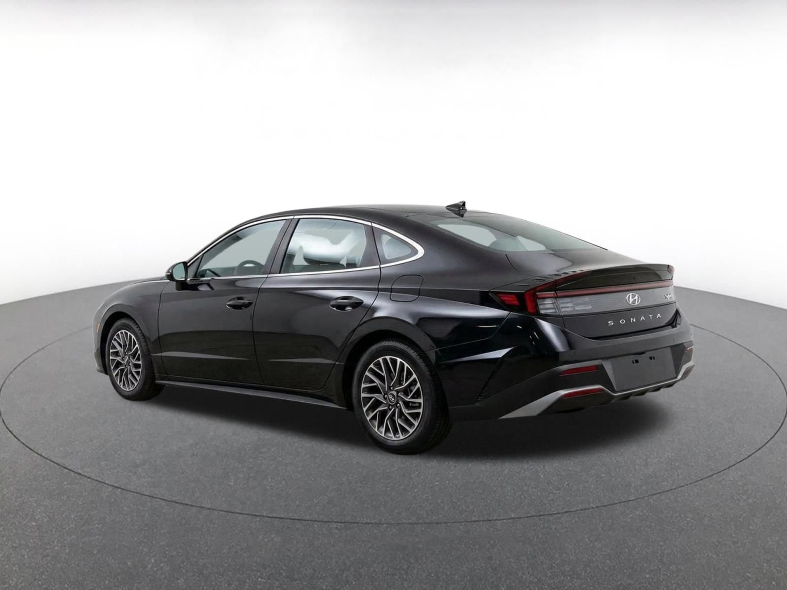 Used 2025 Hyundai Sonata SEL FWD image 6