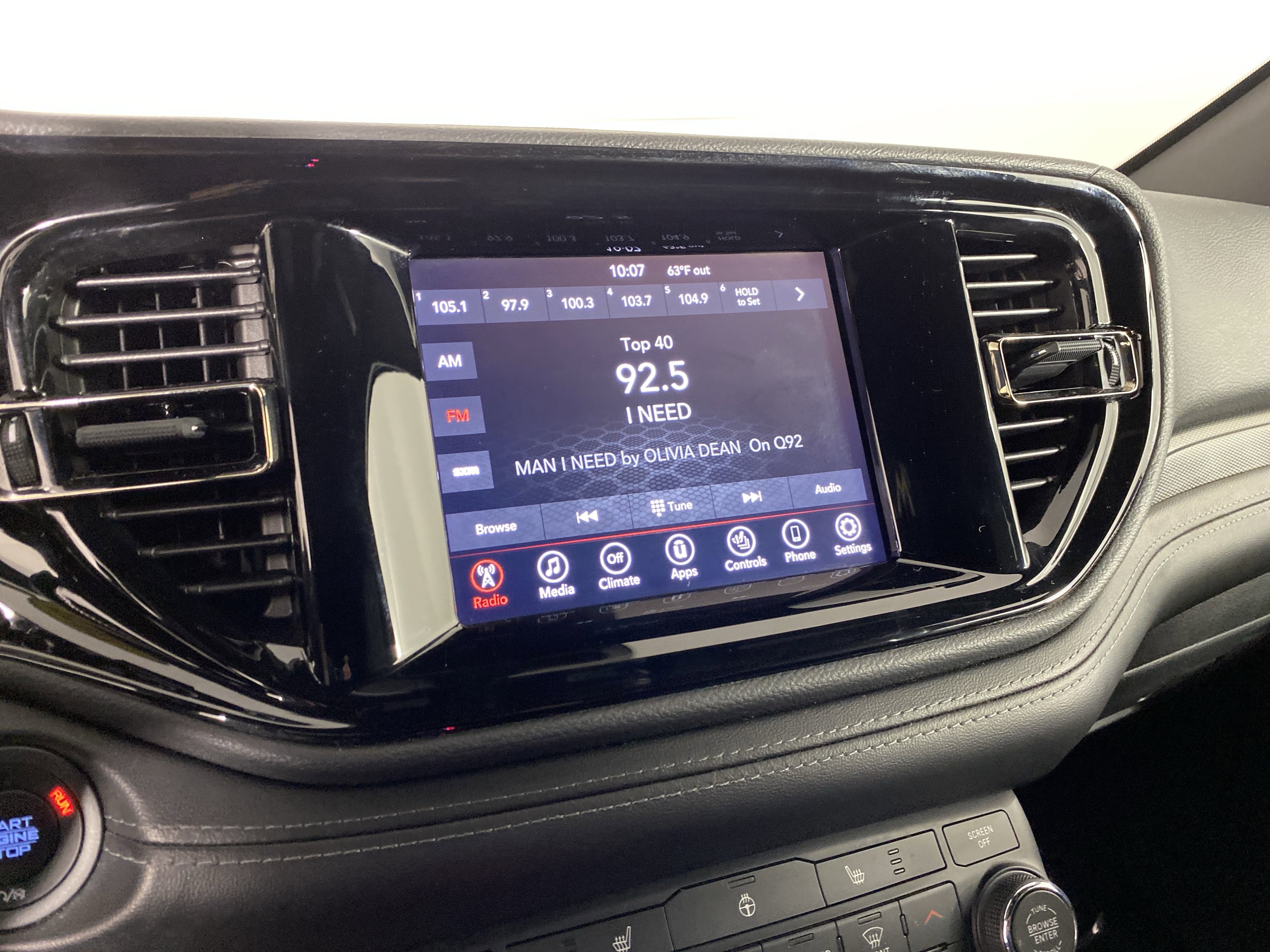 Used 2022 Dodge Durango GT image 38