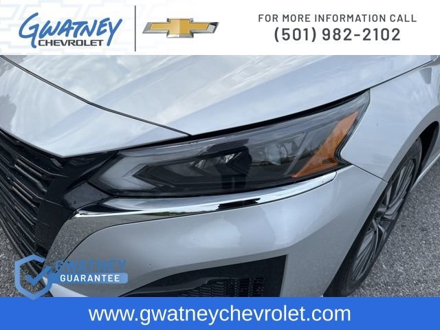 Used 2024 Nissan Altima 2.5 SV image 14