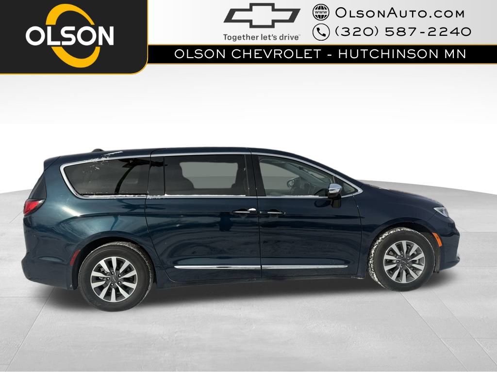Used 2023 Chrysler Pacifica Limited image 6