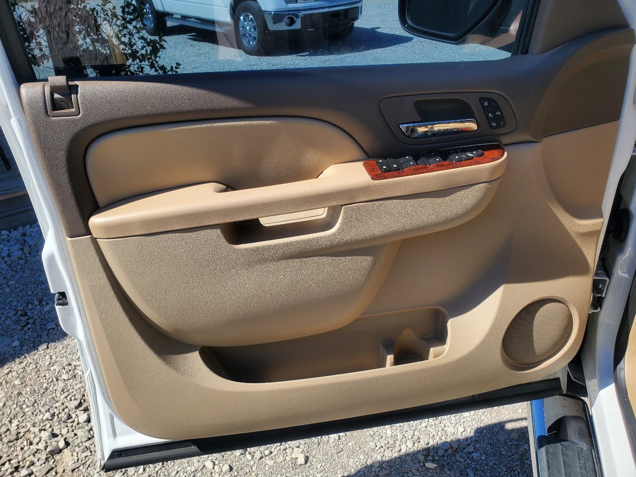 Used 2013 Chevrolet Tahoe LTZ image 16