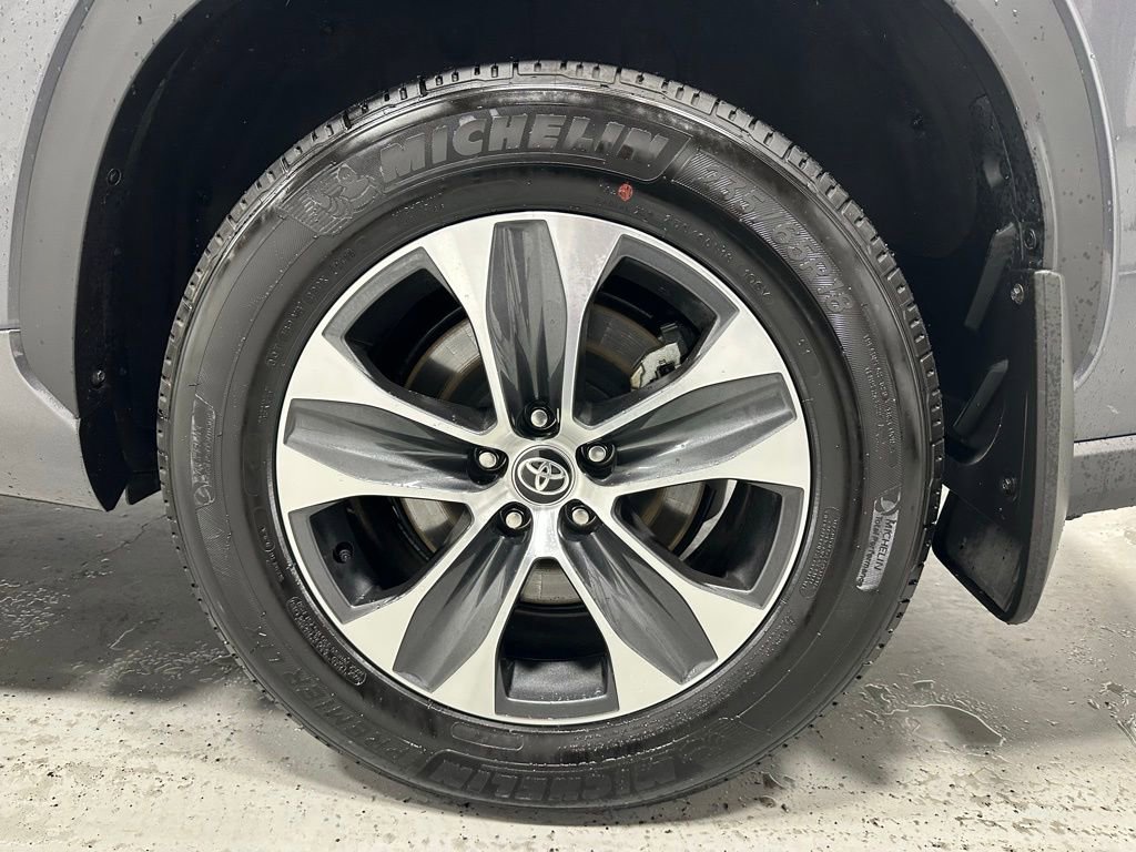 Used 2025 Toyota Highlander XLE image 72