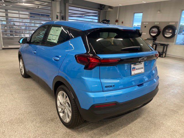 New 2027 Chevrolet Bolt LT w/ Comfort Package FWD image 8