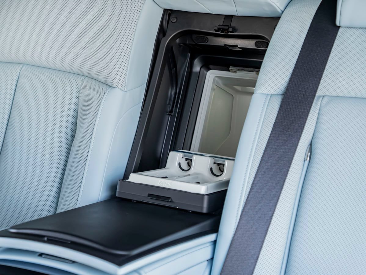 Used 2023 Rolls-Royce Phantom Sedan w/ The Phantom Package RWD image 21