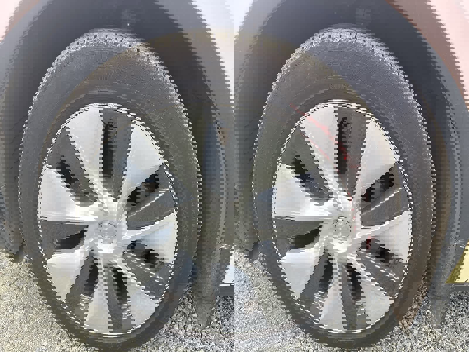 Used 2023 Tesla Model Y Long Range image 19