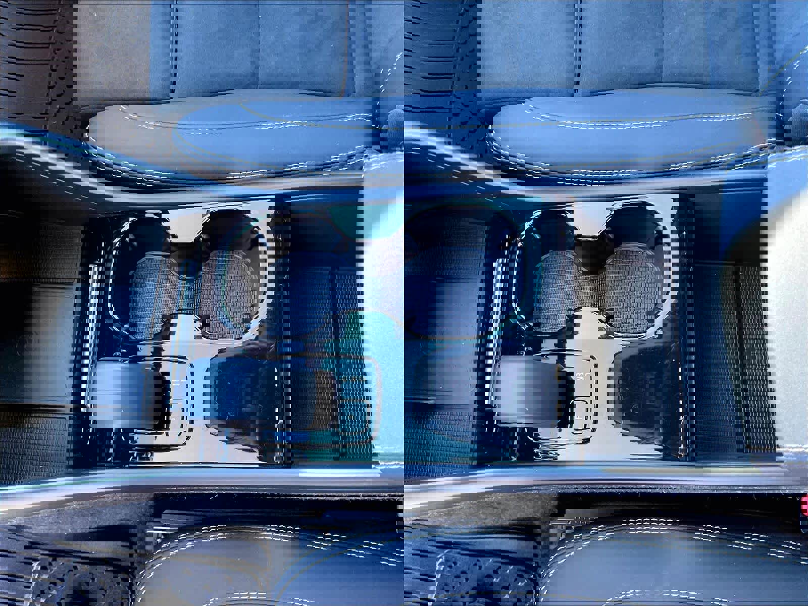 Used 2023 Volvo XC40 Recharge Ultimate image 20