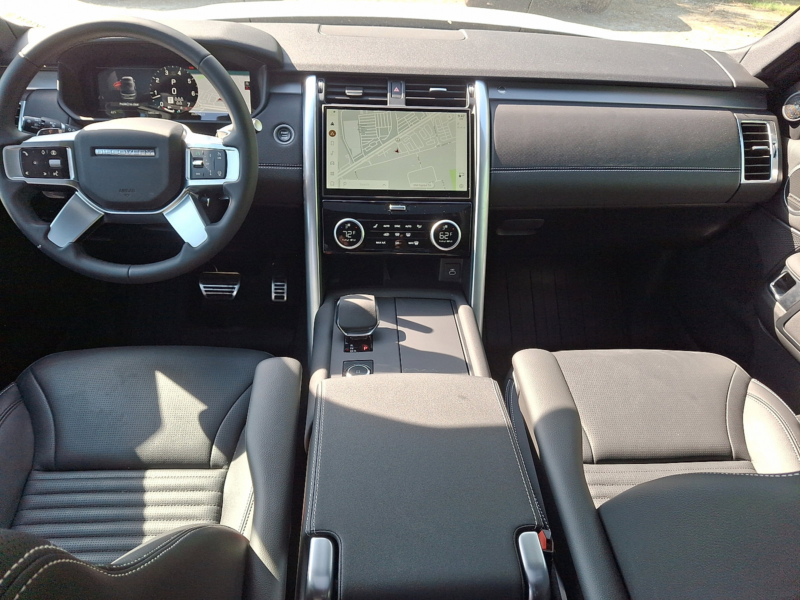 Certified 2025 Land Rover Discovery Dynamic SE AWD/4WD image 19