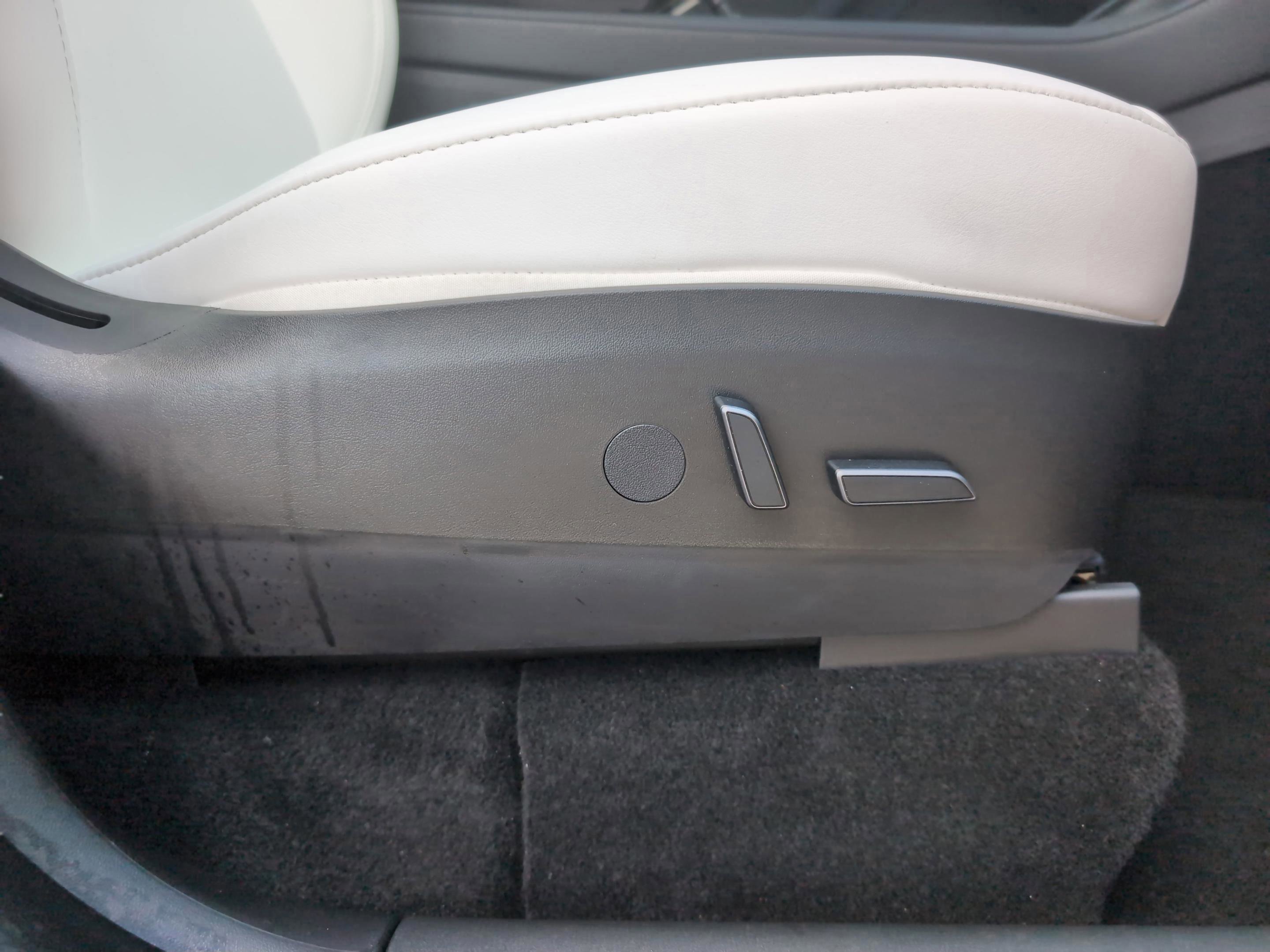 Used 2023 Tesla Model Y Long Range image 16