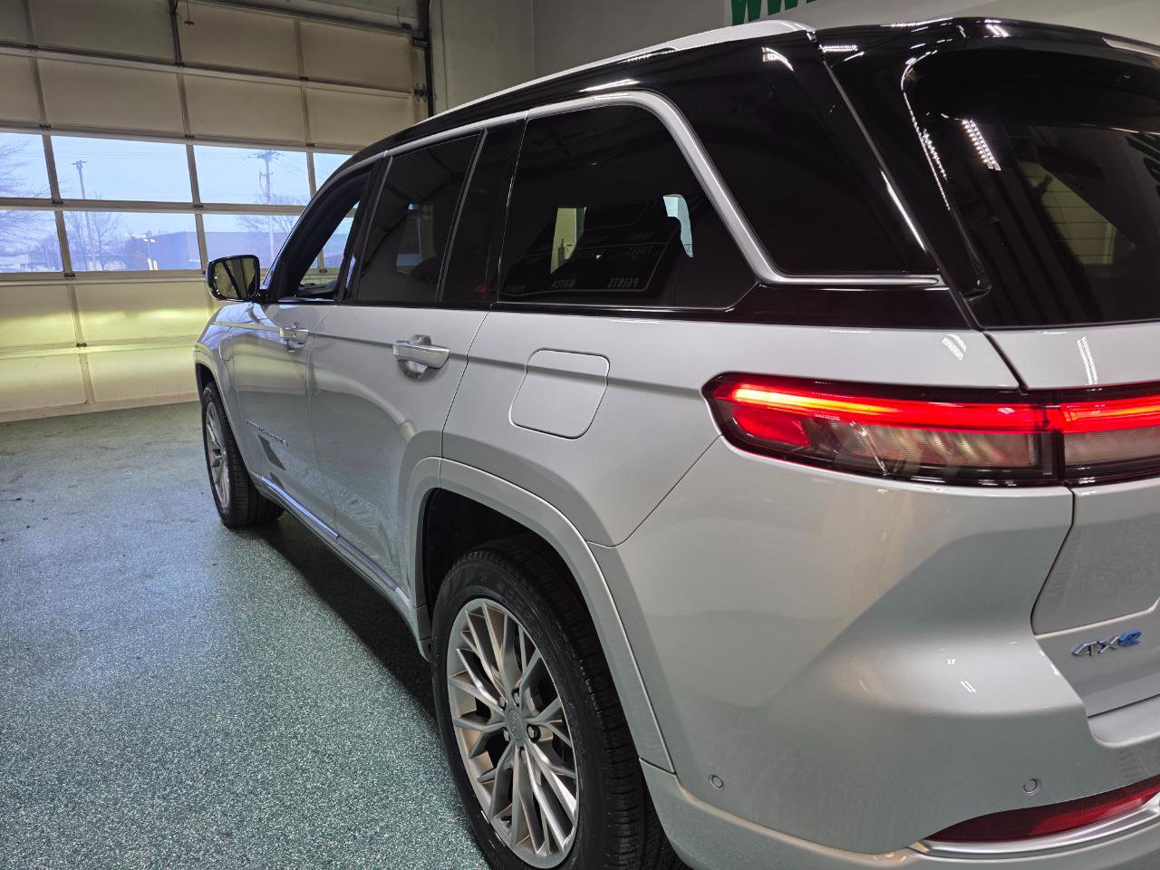 Used 2022 Jeep Grand Cherokee Summit image 10