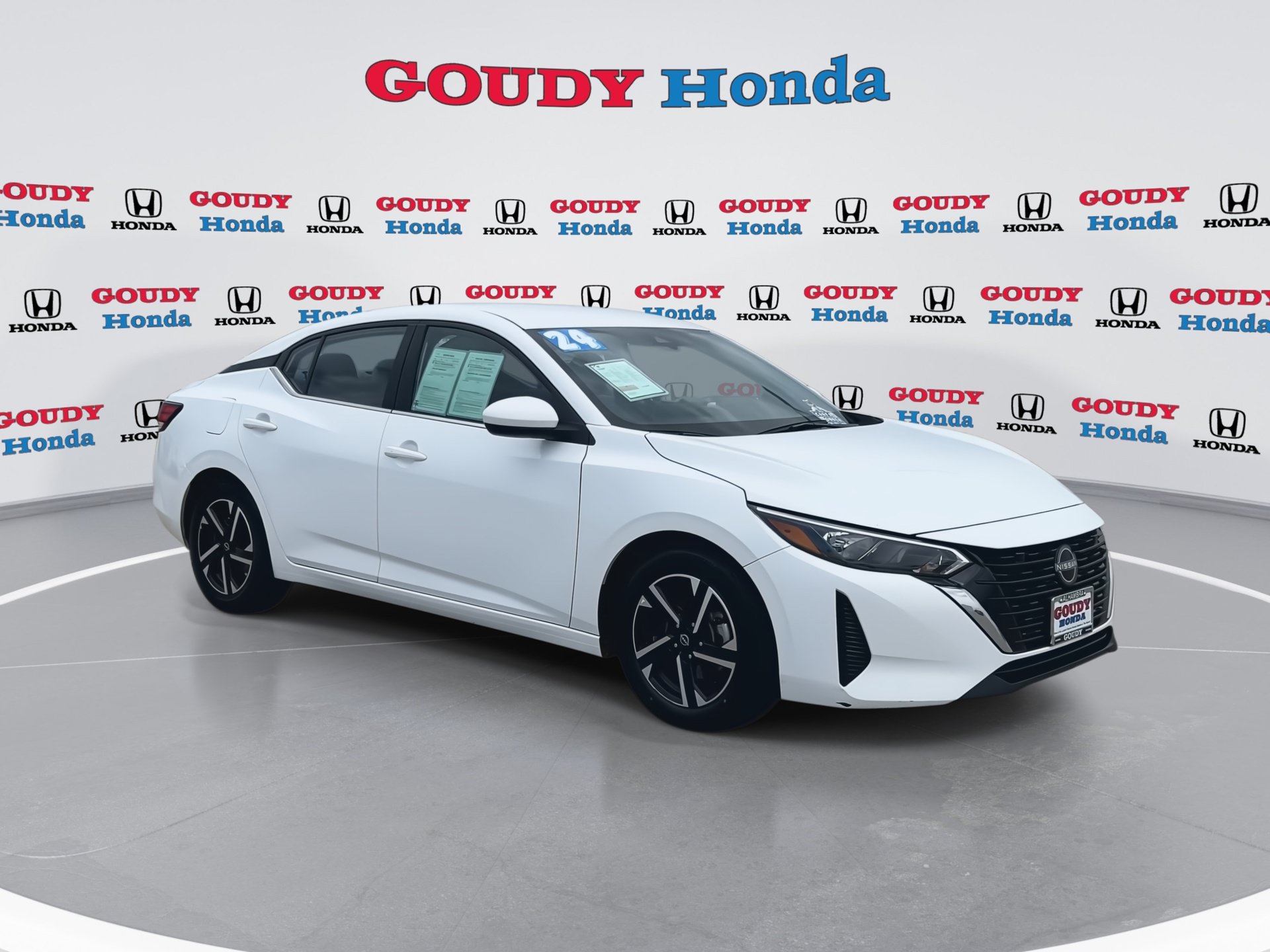 Used 2024 Nissan Sentra SV FWD image 2