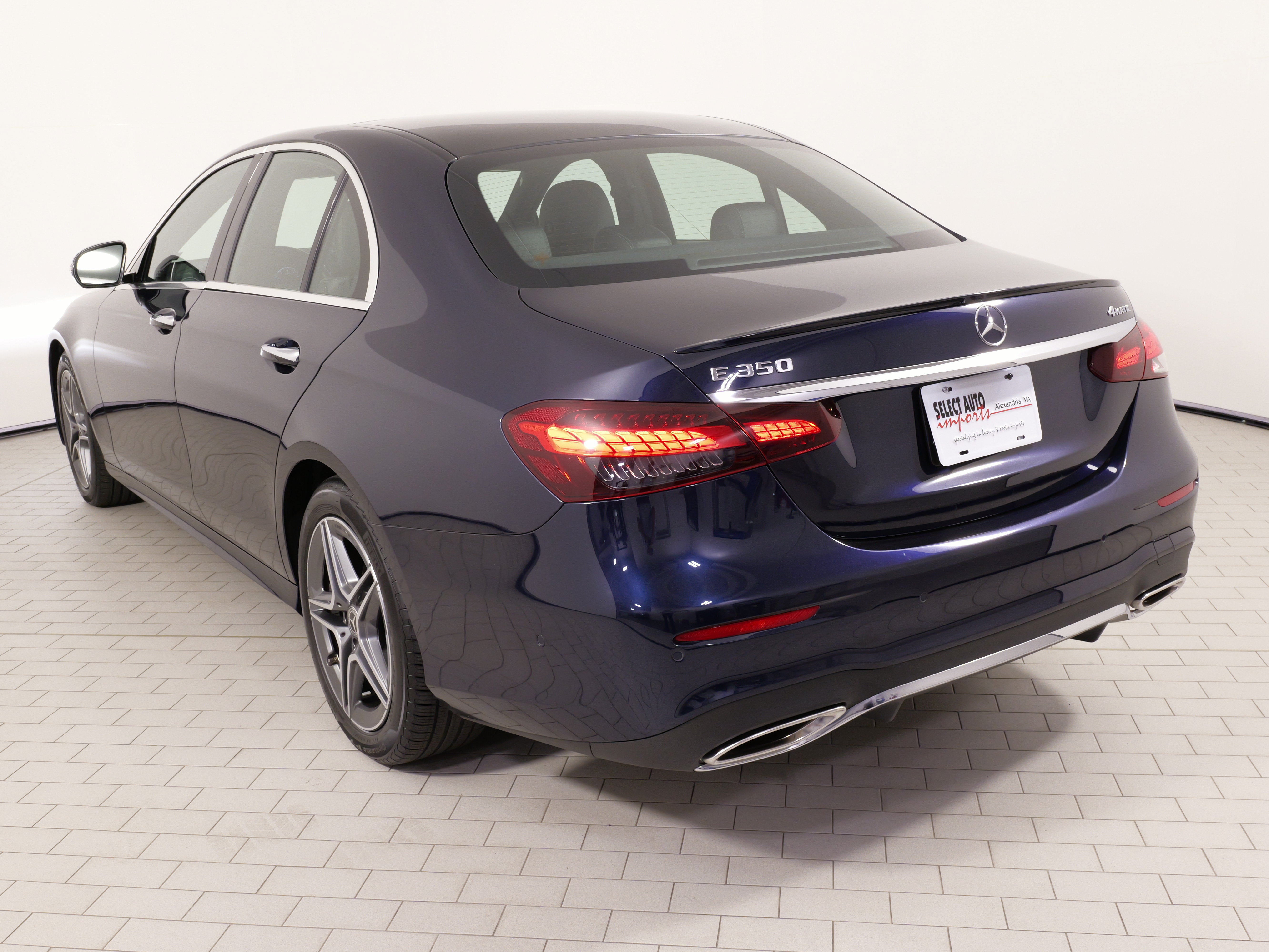 Used 2023 Mercedes-Benz E 350 4MATIC Sedan image 13