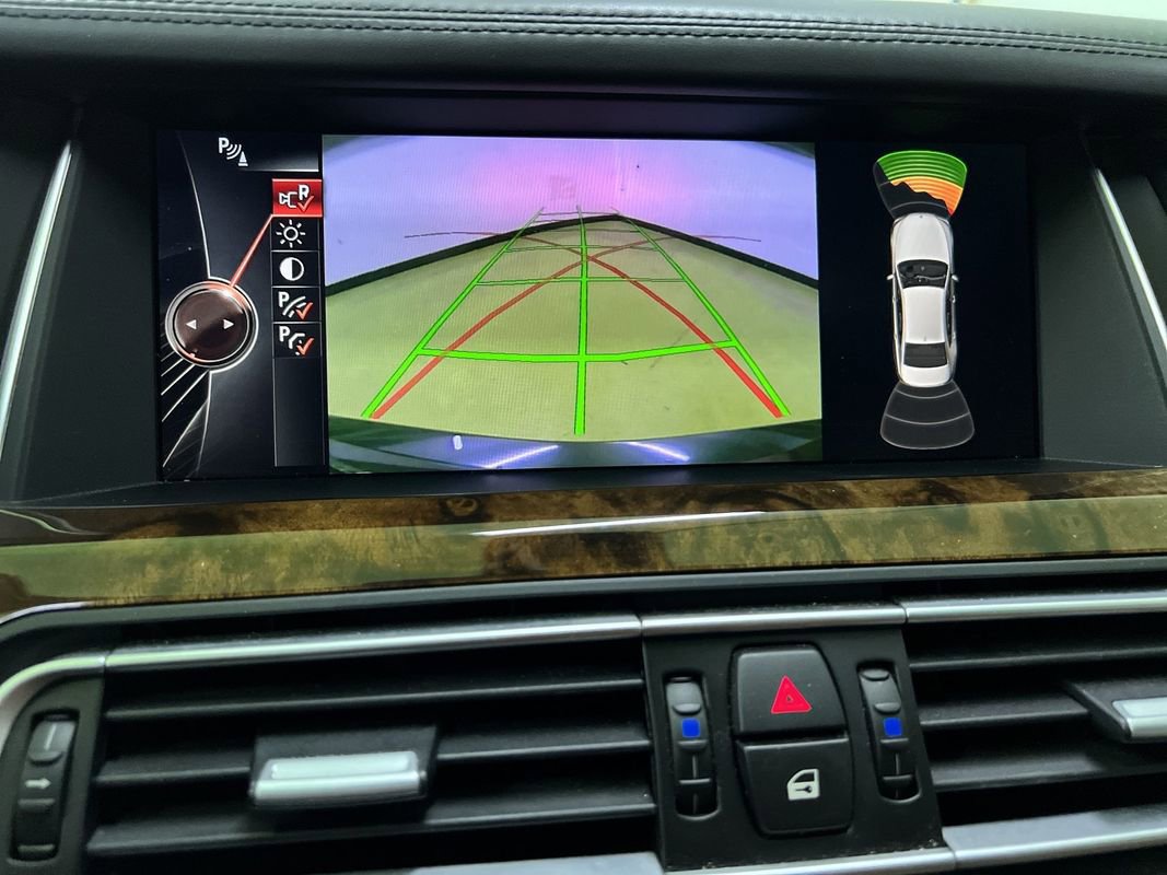 Used 2015 BMW 750Li xDrive AWD/4WD image 22
