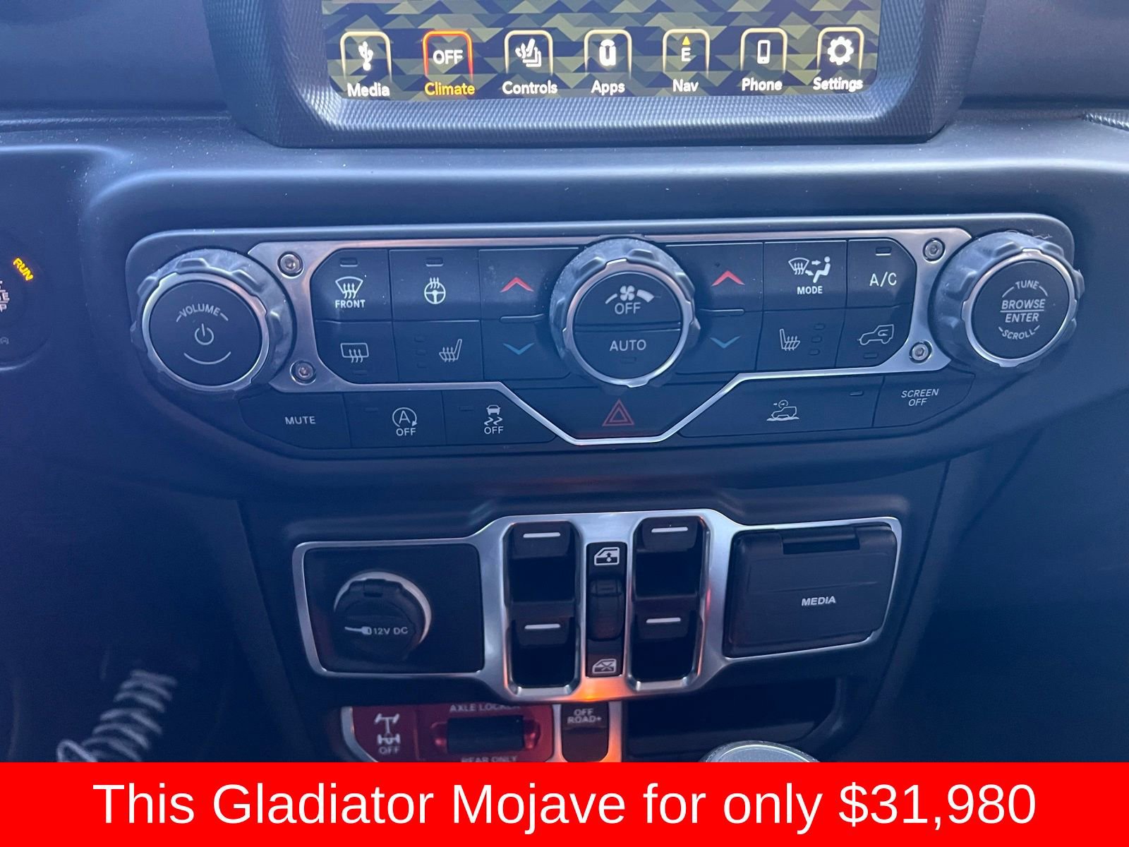 Used 2022 Jeep Gladiator Mojave w/ Cold Weather Group image 39