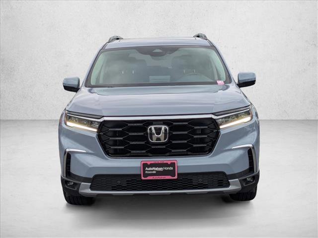 New 2025 Honda Pilot Touring image 5