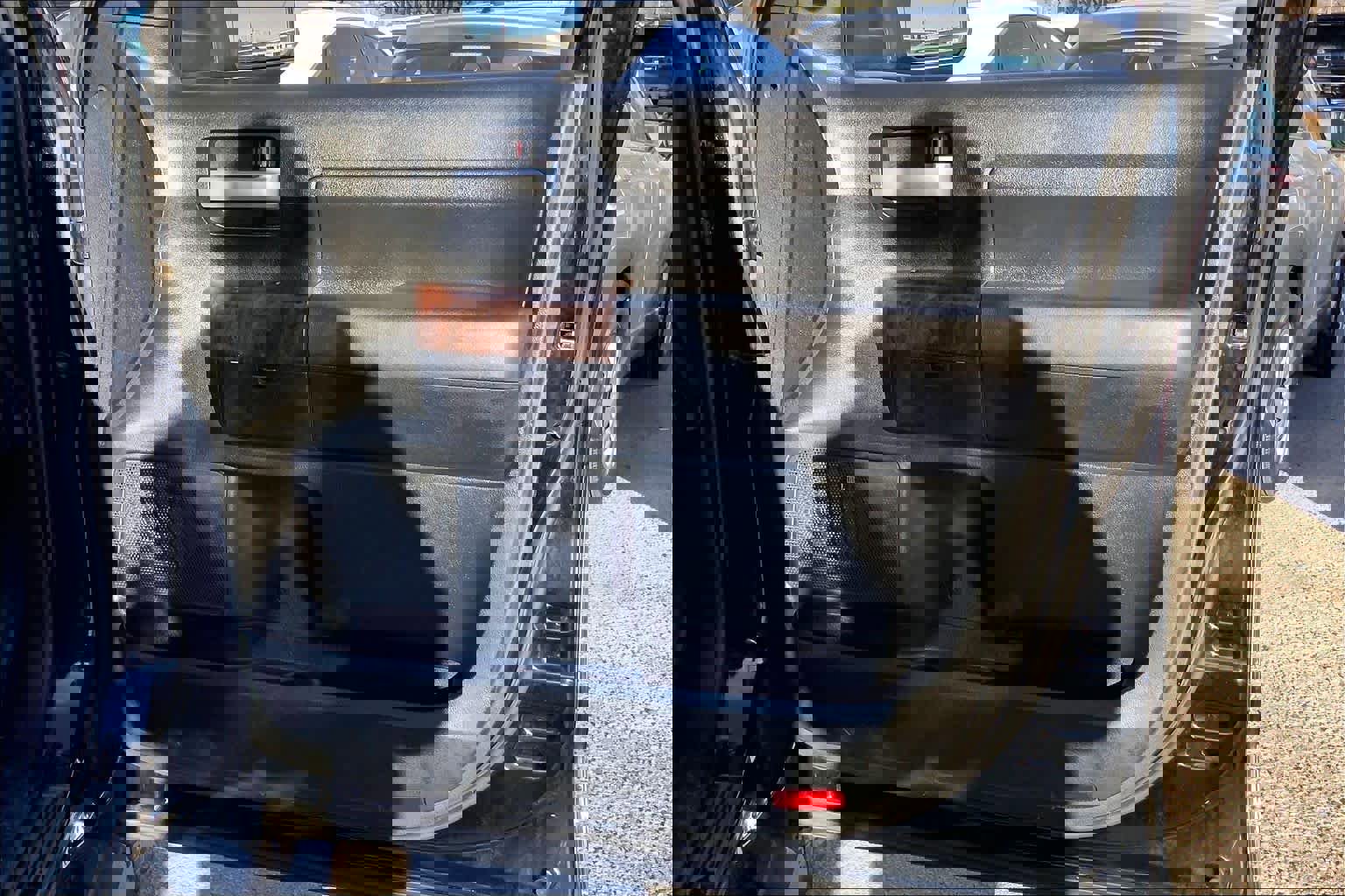 Used 2011 Toyota Tundra Limited w/ Platinum Pkg image 23