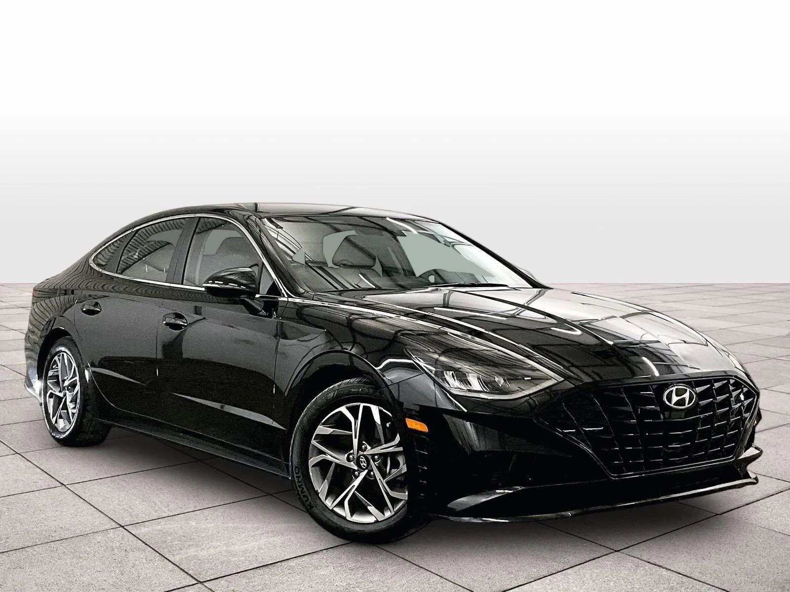 Used 2022 Hyundai Sonata SEL FWD image 2
