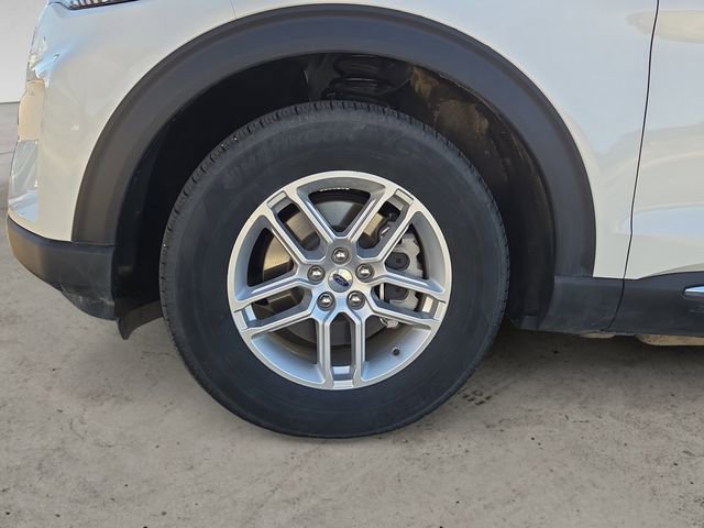 Used 2025 Ford Explorer Active image 14