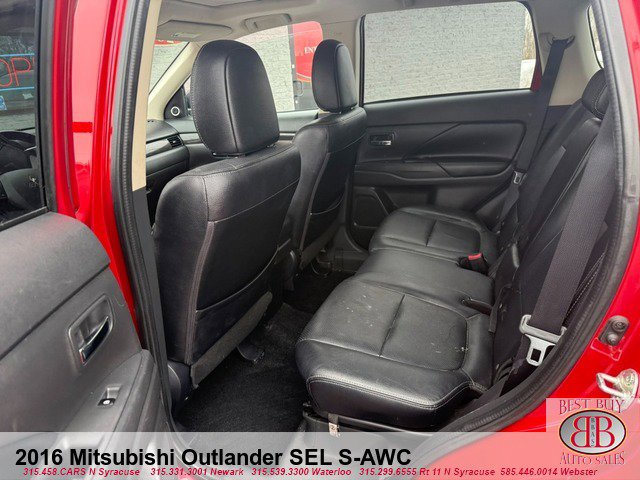 Used 2016 Mitsubishi Outlander SEL image 11