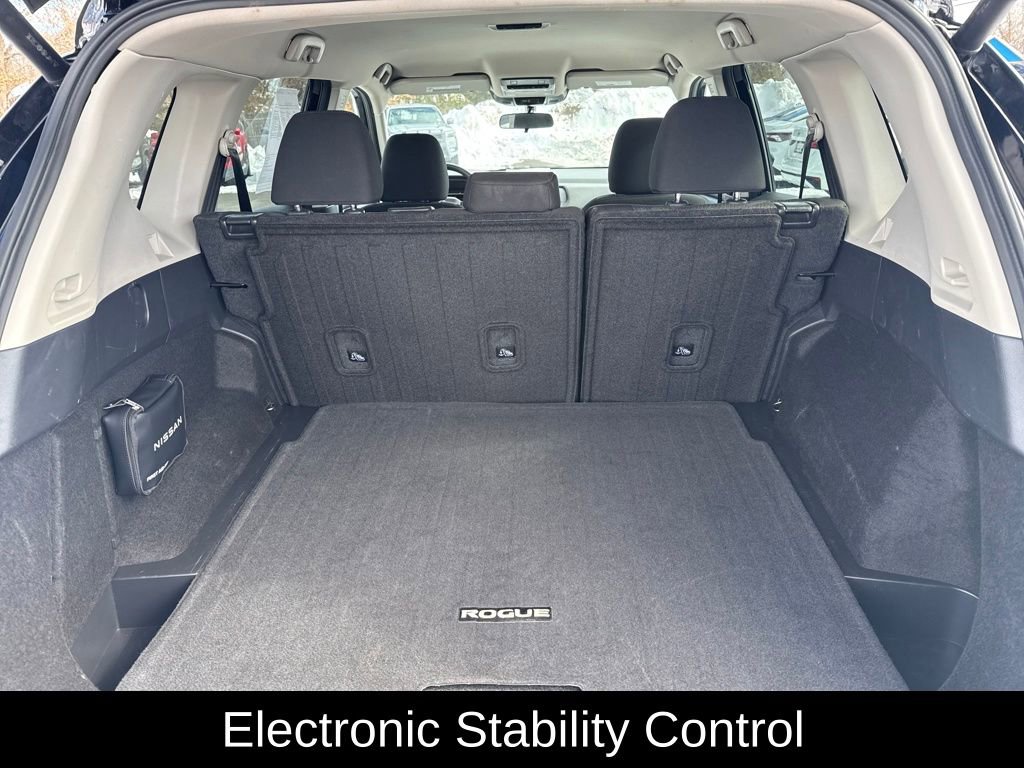 Certified 2025 Nissan Rogue SV image 15