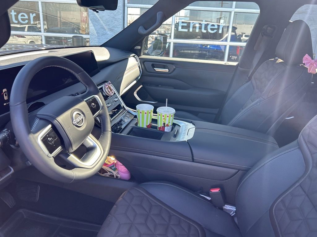 Used 2025 Nissan Armada Platinum Reserve AWD/4WD image 9