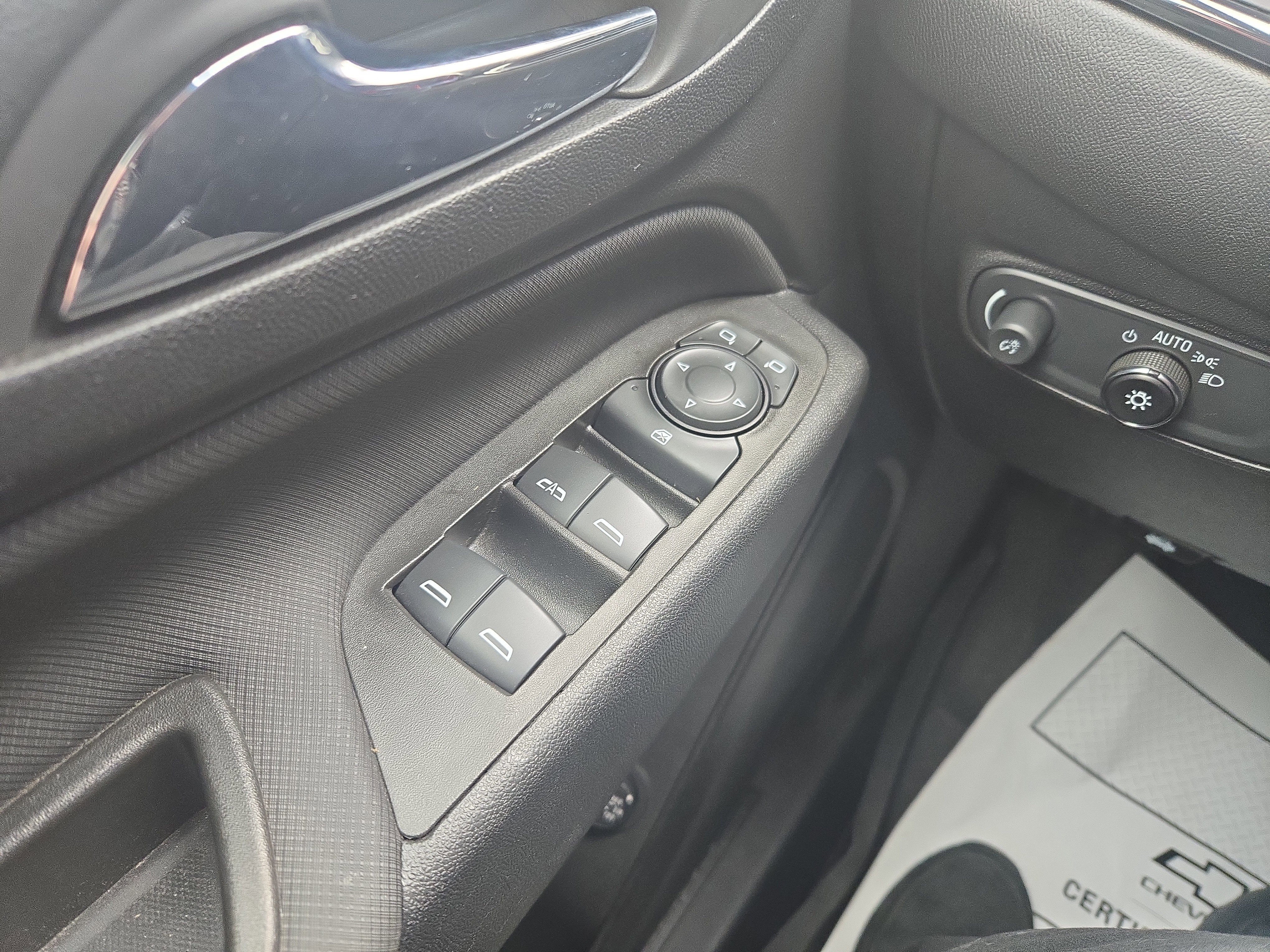 Certified 2022 Chevrolet Equinox RS w/ LPO, Floor Liner Package image 13