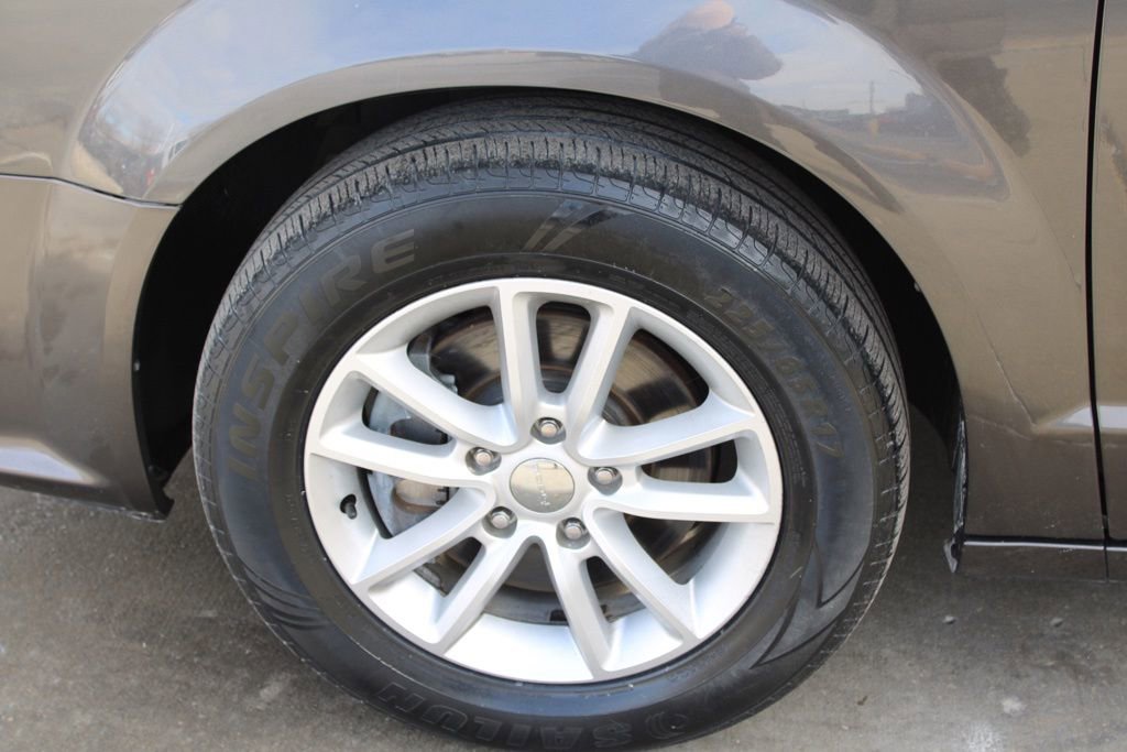 Used 2019 Dodge Grand Caravan SXT image 12