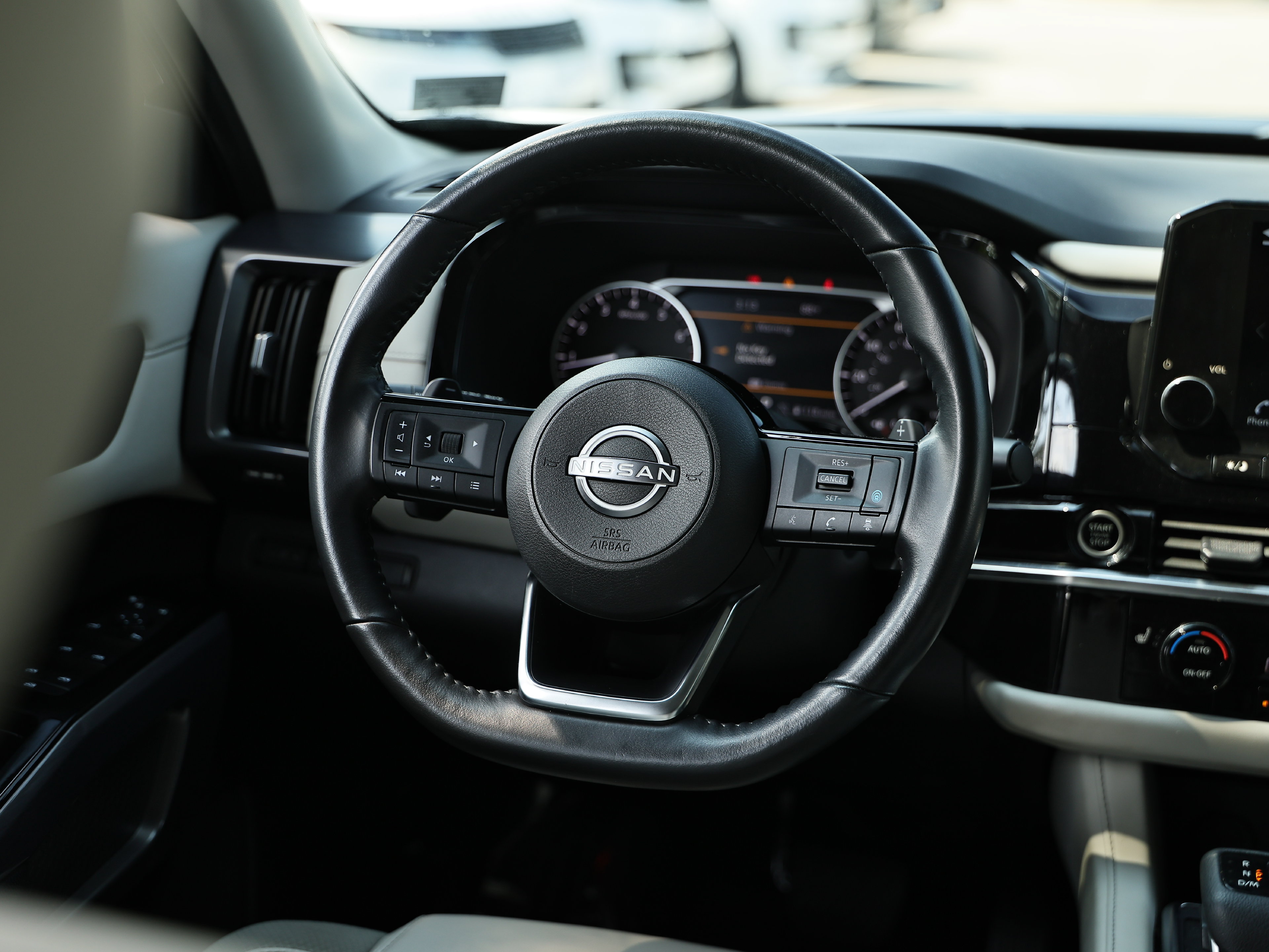 Used 2023 Nissan Pathfinder SL w/ Black Appearance Package AWD/4WD image 30