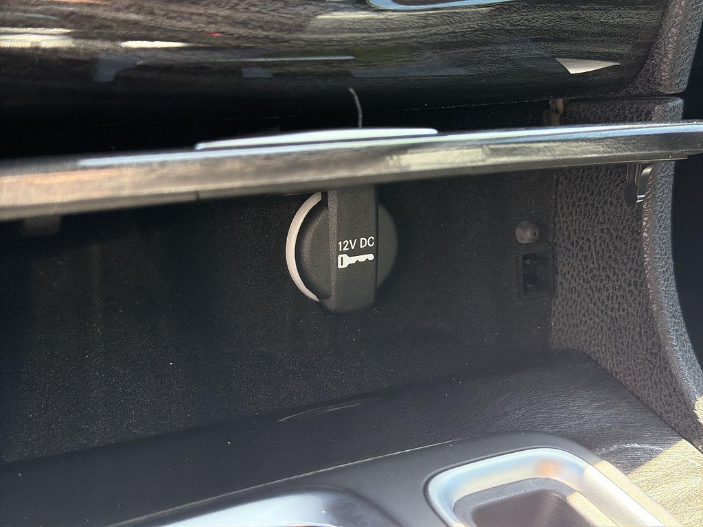 Used 2022 Chrysler 300 Touring L w/ Safetytec Plus Group RWD image 37