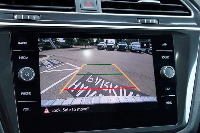 Used 2024 Volkswagen Tiguan SE w/ Panoramic Sunroof Package AWD/4WD image 27