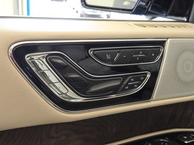 Used 2021 Lincoln Navigator Reserve w/ Luxury Package AWD/4WD image 22