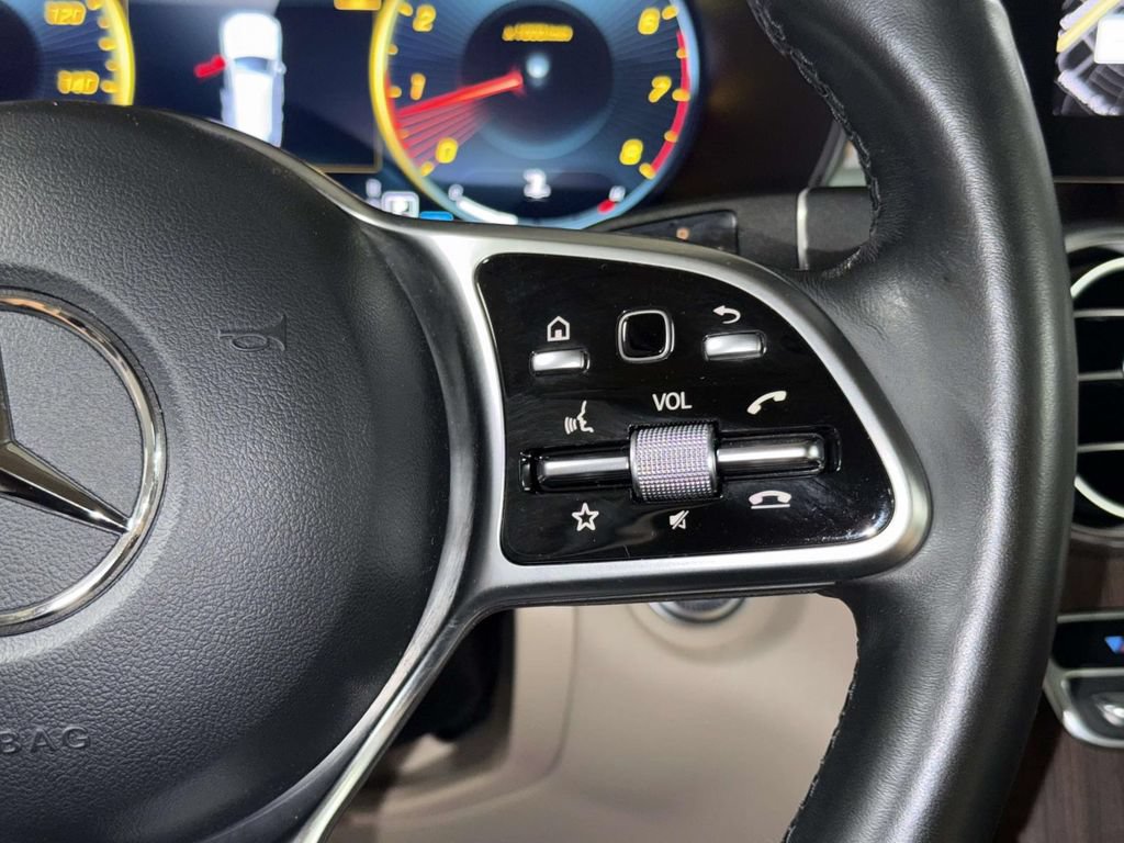 Used 2022 Mercedes-Benz GLC 300 4MATIC w/ Multimedia Package Lite image 29