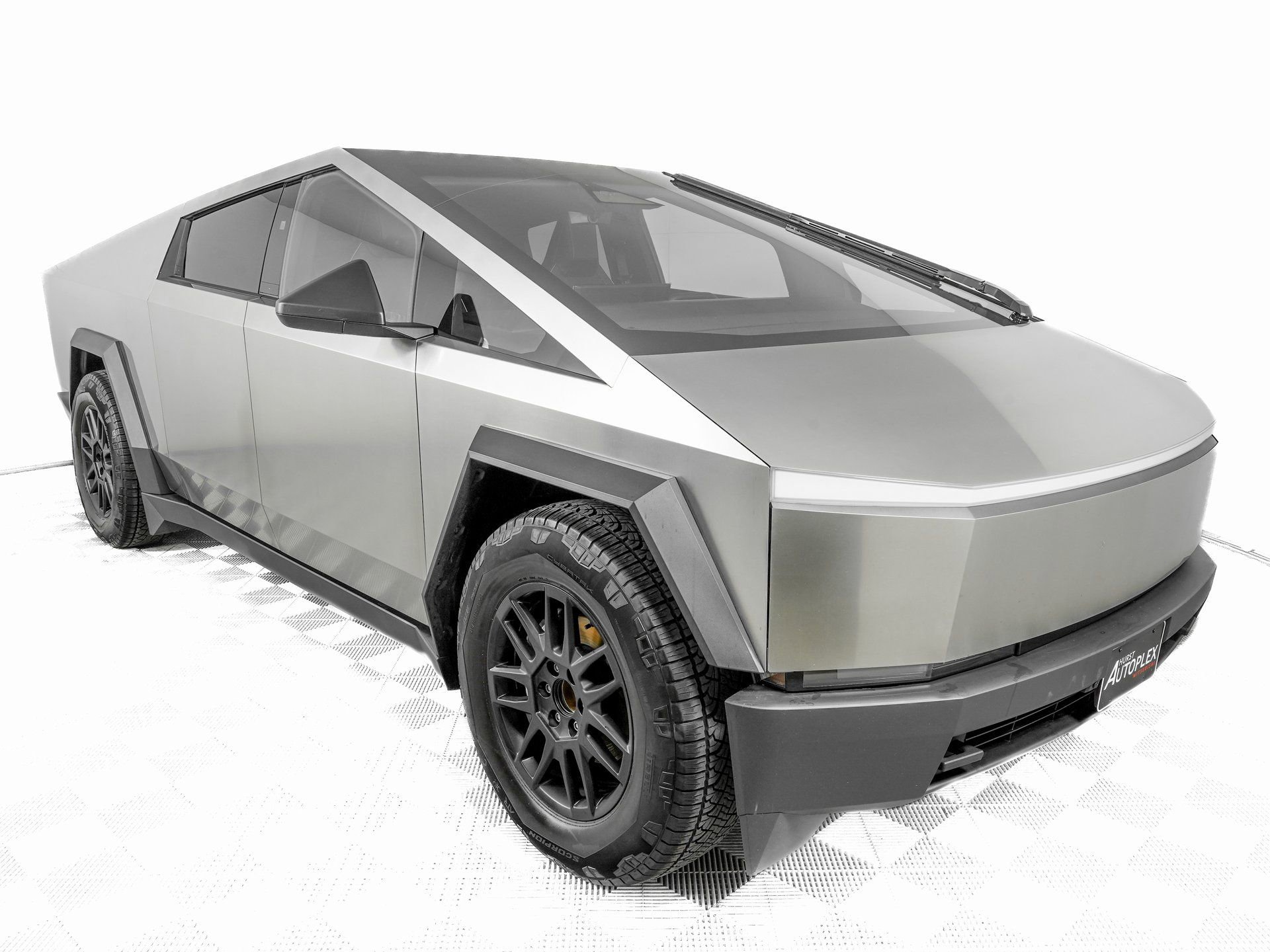 Used 2025 Tesla Cybertruck AWD Crew Cab image 3