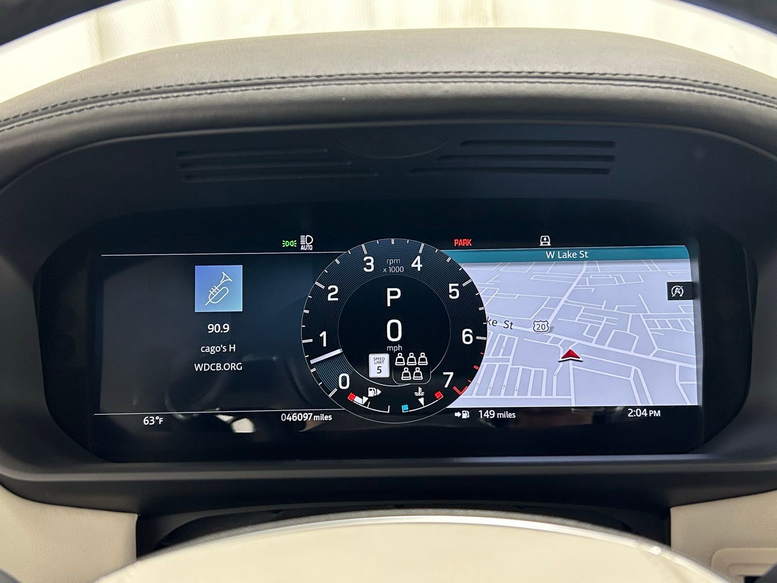 Used 2023 Land Rover Discovery HSE R-Dynamic image 14