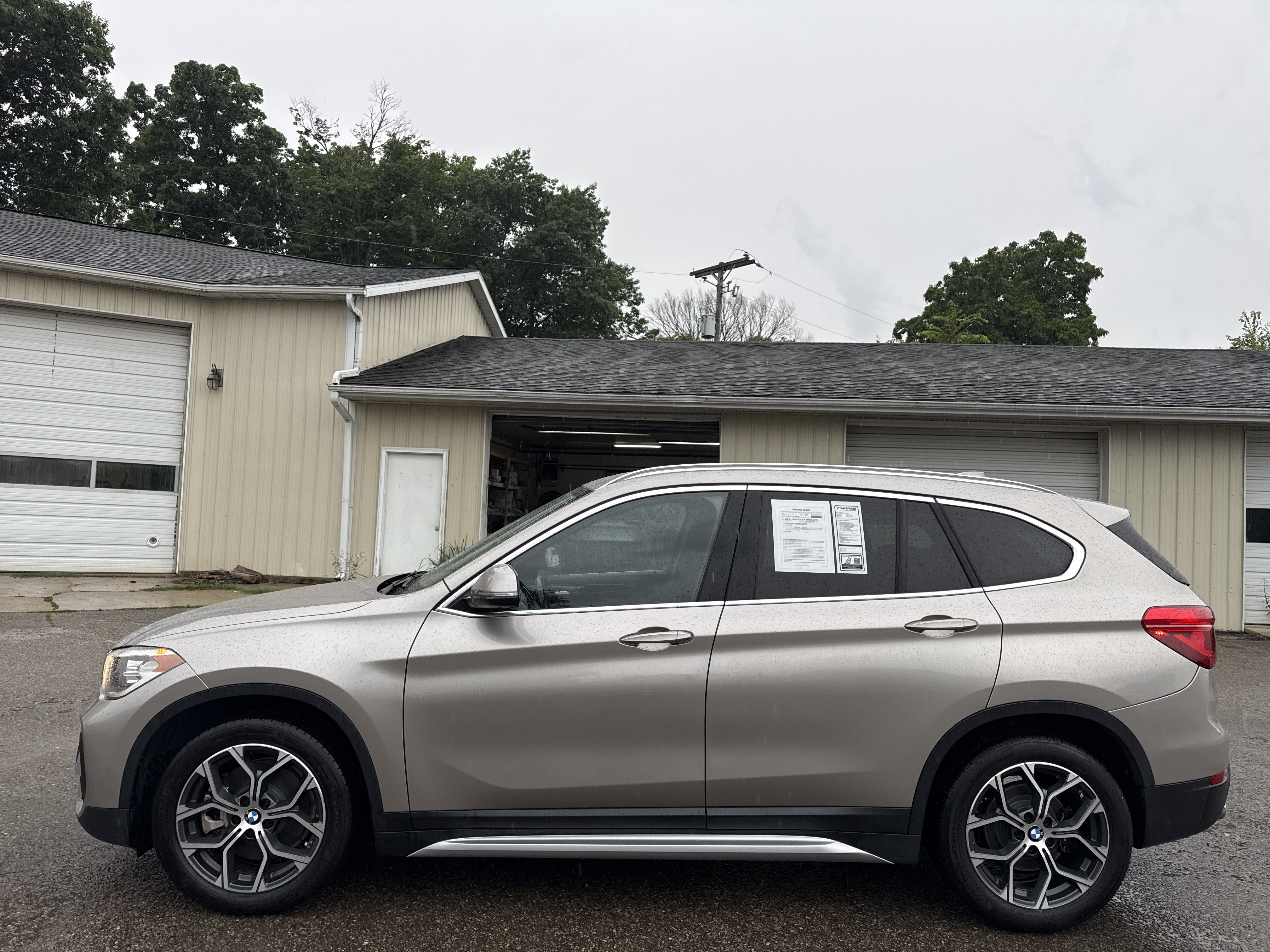 Used 2022 BMW X1 sDrive28i w/ Convenience Package FWD image 11