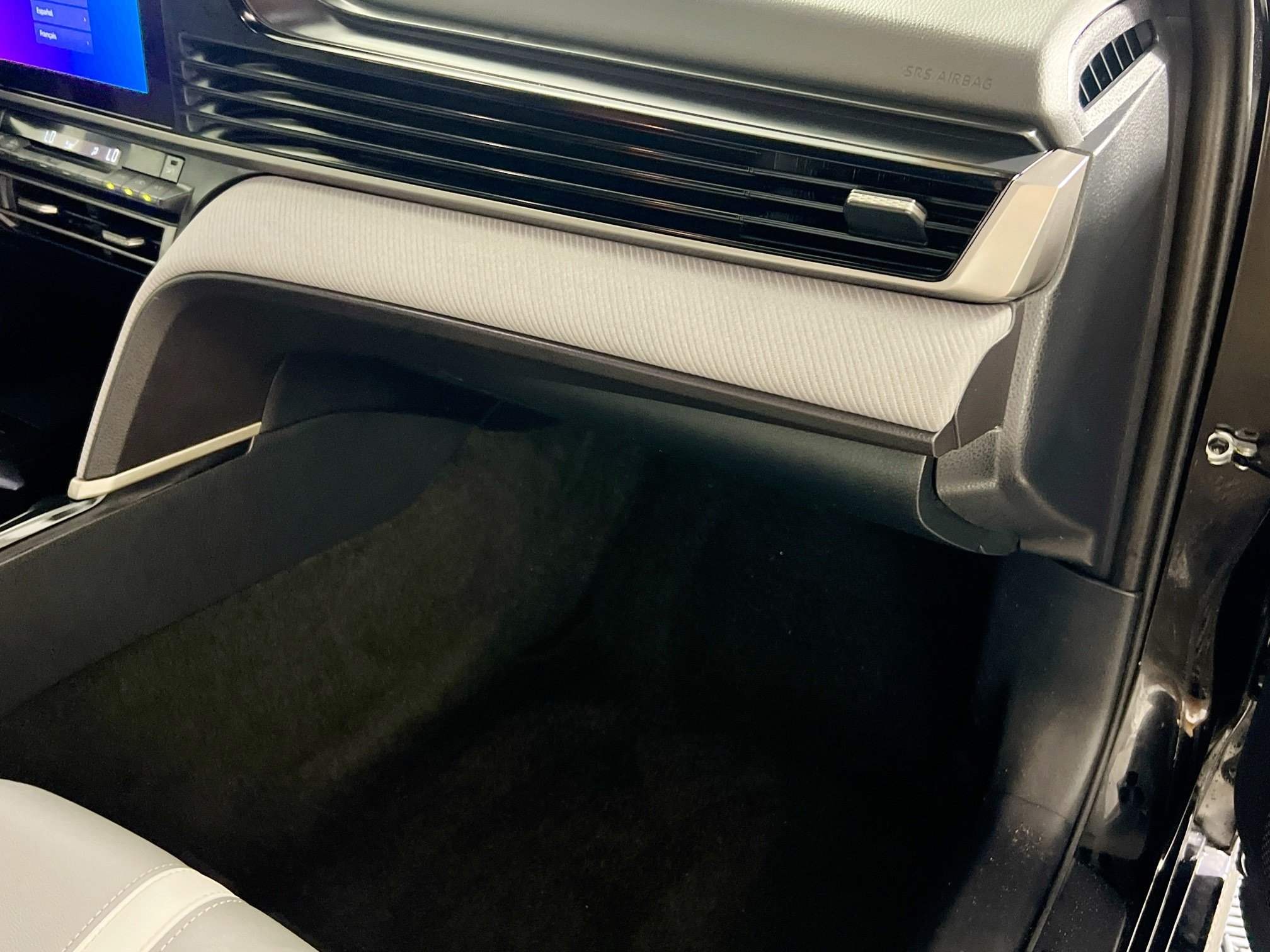 Used 2025 Toyota Camry SE w/ Convenience Package FWD image 34