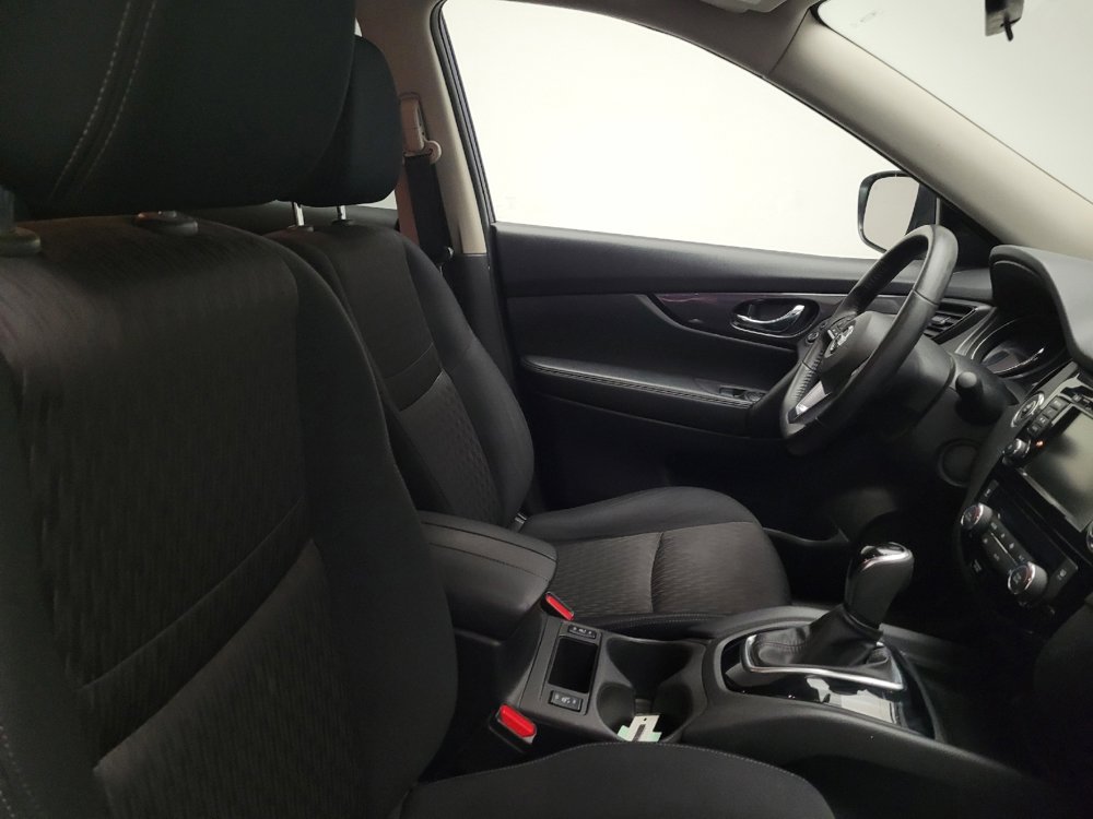 Used 2019 Nissan Rogue SV image 21