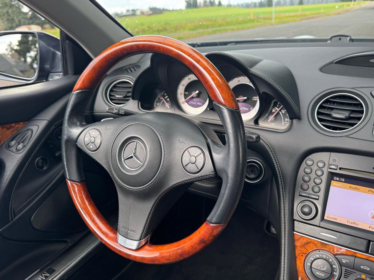 Used 2012 Mercedes-Benz SL 550 image 25