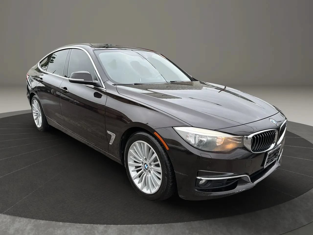 Used 2015 BMW 328i Gran Turismo xDrive AWD/4WD image 3