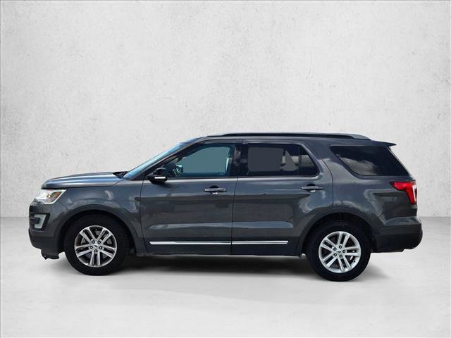 Used 2017 Ford Explorer XLT w/ Equipment Group 201A image 8