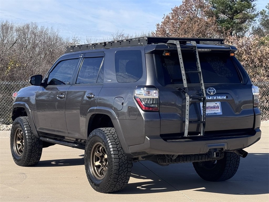 Used 2018 Toyota 4Runner SR5 Premium image 4
