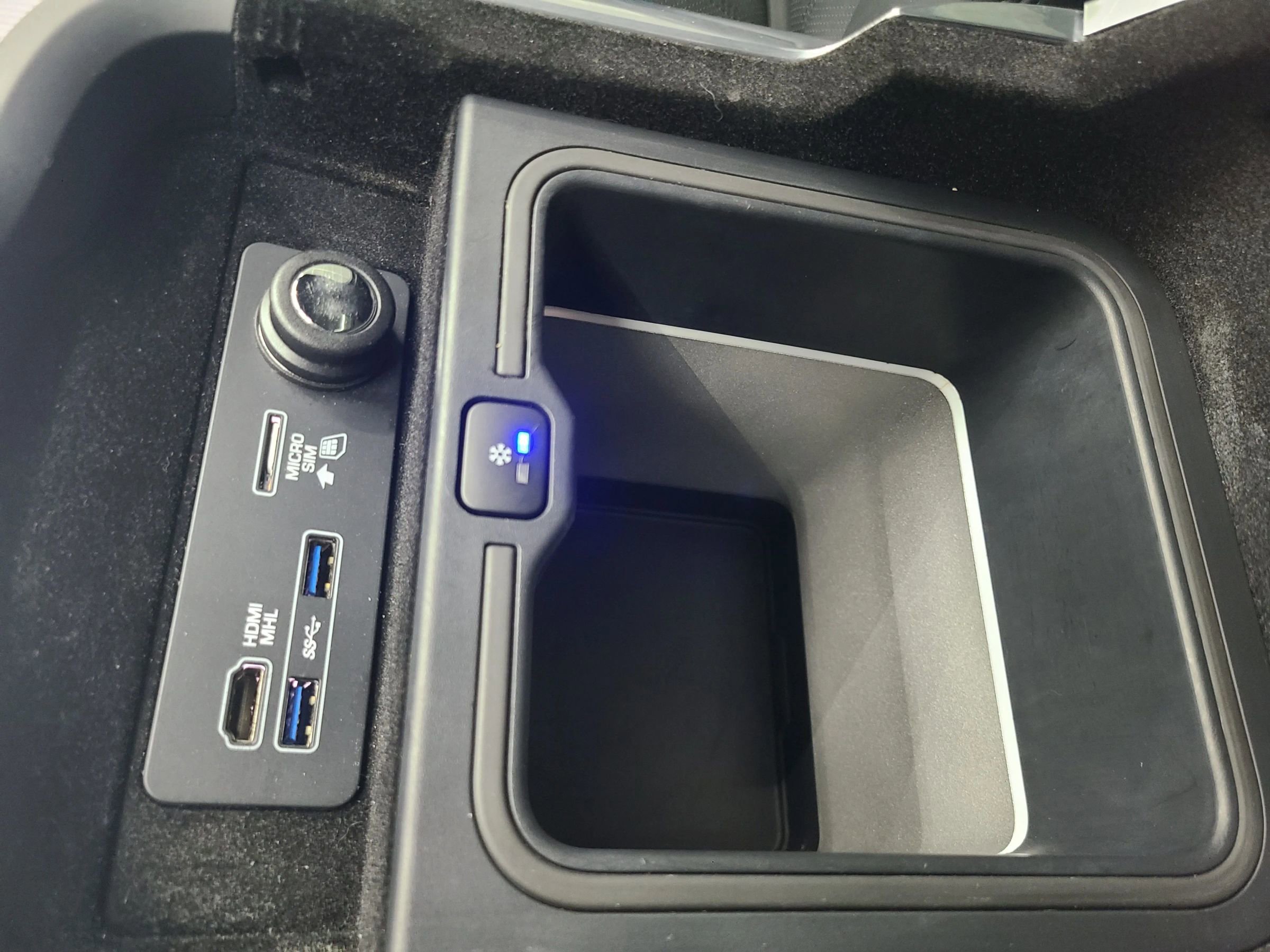 Used 2018 Land Rover Range Rover Sport HSE image 36