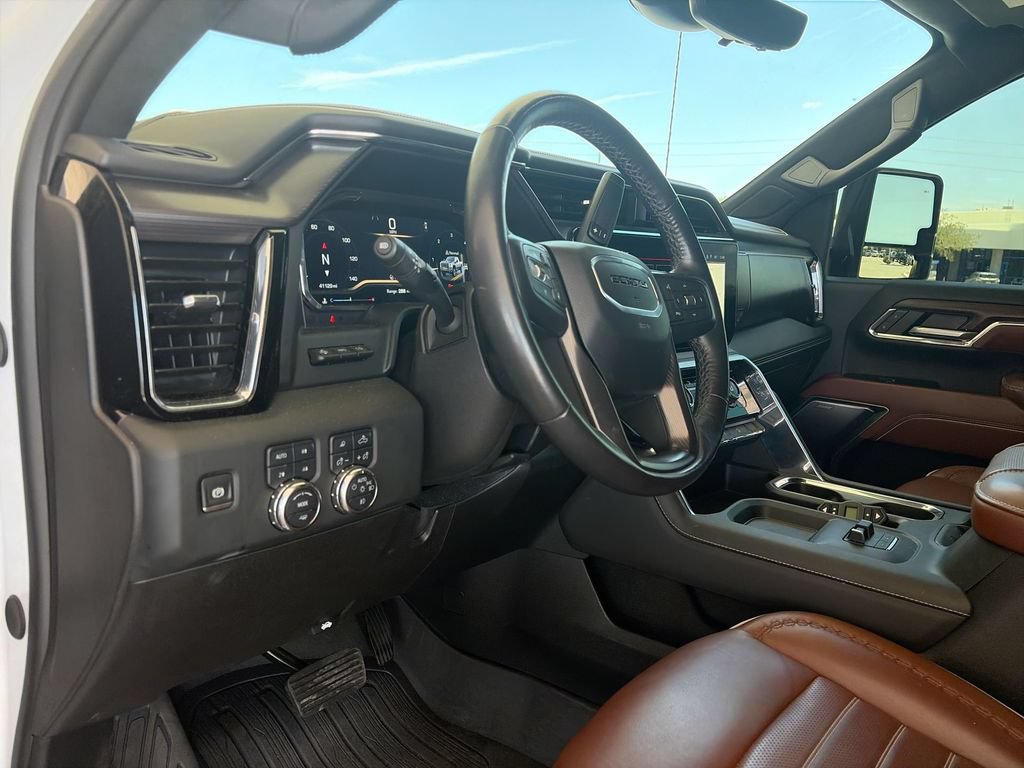 Used 2024 GMC Sierra 2500 Denali Ultimate AWD/4WD image 17