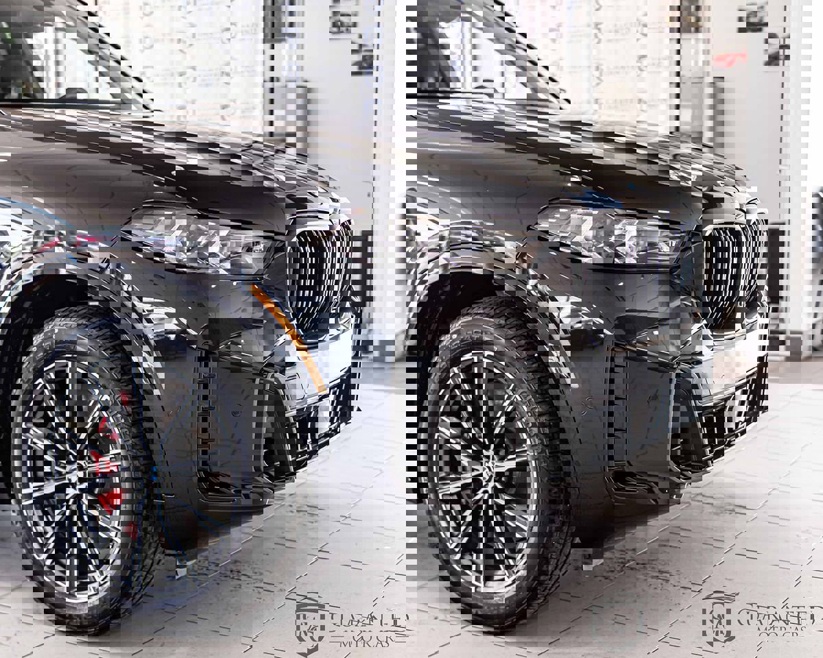 Used 2025 BMW X5 M60i image 4