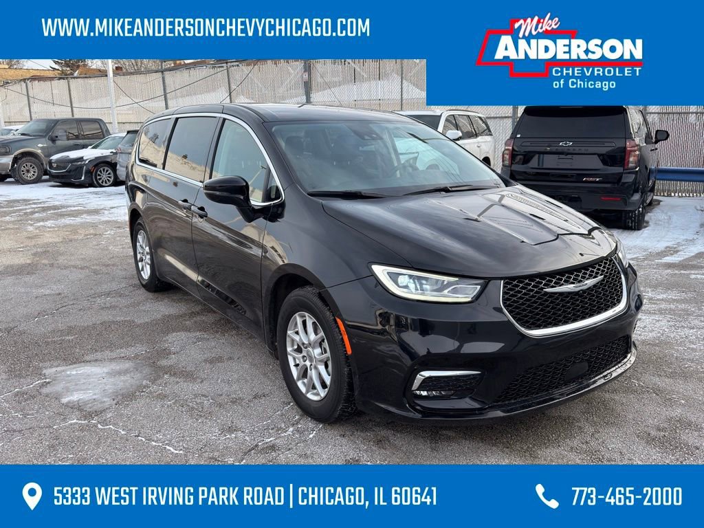 Used 2024 Chrysler Pacifica Touring-L