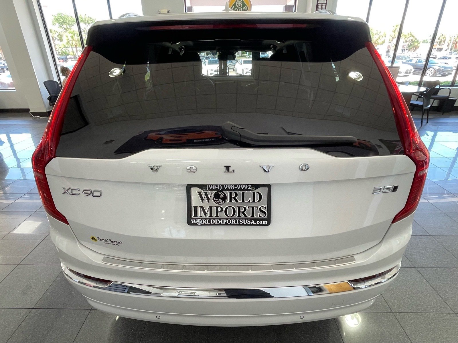 Used 2025 Volvo XC90 B5 Plus w/ Protection Package Premier AWD/4WD image 4
